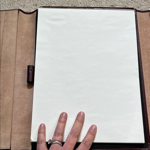 Vintage Leather and Suede Padfolio in Burgundy Excellent condition - Picture 10 of 13